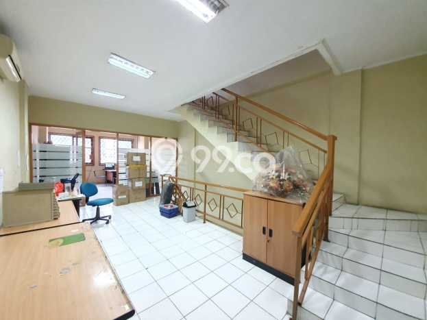 Disewakan! Rumah 3 Kamar Tidur &
2 Kamar Mandi di Tomang, Jakarta Barat Disewakan! Rumah 3 Kamar Tidur &
2 Kamar Mandi di Tomang, Jakarta Barat