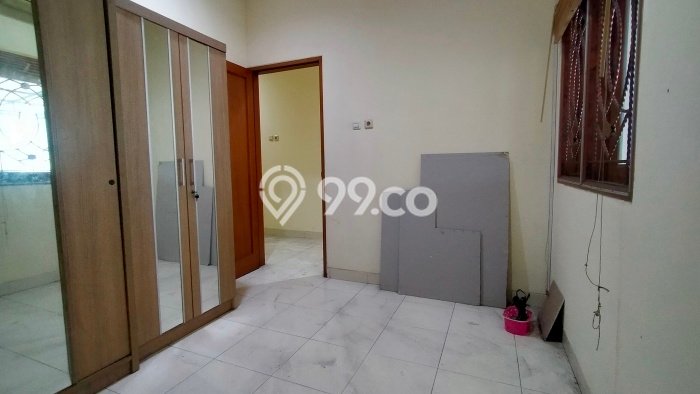 Disewakan! Rumah 3 Kamar Tidur &
2 Kamar Mandi di Tomang, Jakarta Barat Disewakan! Rumah 3 Kamar Tidur &
2 Kamar Mandi di Tomang, Jakarta Barat