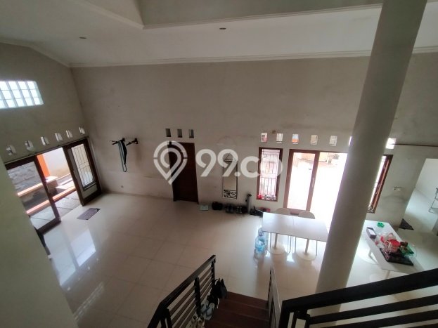 Rumah Mewah LB 400m2 Siap Huni Desain Elegan di Pondok Kelapa, Jakarta Timur Rumah Mewah LB 400m2 Siap Huni Desain Elegan di Pondok Kelapa, Jakarta Timur