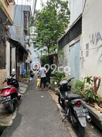 For Sale Rumah Ideal Siap Huni di Jakarta Barat Strategis For Sale Rumah Ideal Siap Huni di Jakarta Barat Strategis