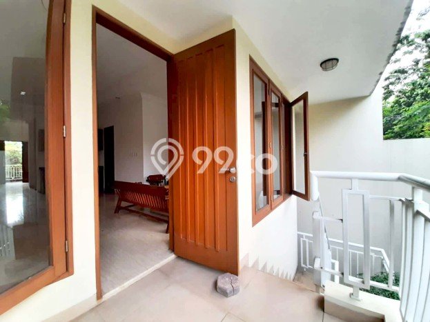 Ready to Use! Premium House LT 235m2 Desain Elegan di Pejaten Ready to Use! Premium House LT 235m2 Desain Elegan di Pejaten