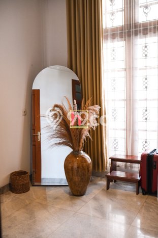 Hunian Elit LB 600m2 Siap Huni Desain Elegan di Ragunan, Jakarta Selatan Hunian Elit LB 600m2 Siap Huni Desain Elegan di Ragunan, Jakarta Selatan