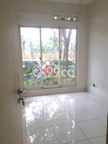 Jual Rumah Mewah Elegan Dengan View Eksklusif di Gading Serpong, Tangerang Jual Rumah Mewah Elegan Dengan View Eksklusif di Gading Serpong, Tangerang