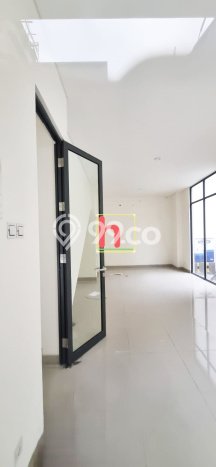 Unit Ruko Disewakan di Gading Serpong di Area Ramai & Strategis Unit Ruko Disewakan di Gading Serpong di Area Ramai & Strategis
