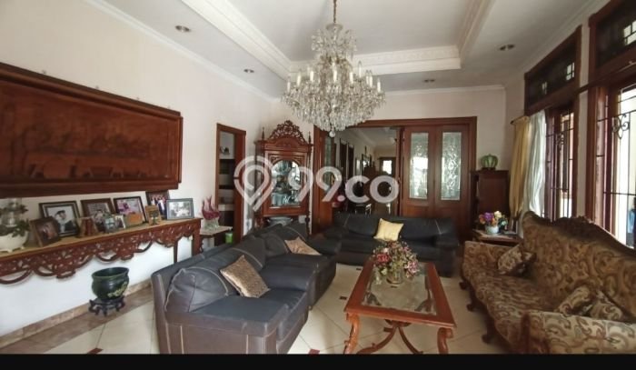 Jual Rumah Mewah Elegan Dengan View Cantik di Rawamangun, Jakarta Timur Jual Rumah Mewah Elegan Dengan View Cantik di Rawamangun, Jakarta Timur