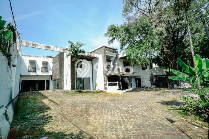 For Sale! Luxury House LT 1493m2 Desain Modern di Kemang For Sale! Luxury House LT 1493m2 Desain Modern di Kemang