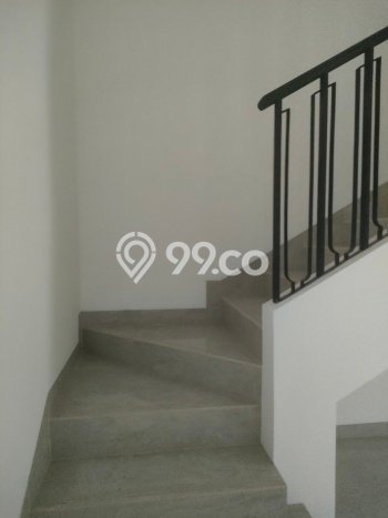 Rumah Mewah LB 138m2 Siap Pakai Desain Elegan di Buaran, Jakarta Timur Rumah Mewah LB 138m2 Siap Pakai Desain Elegan di Buaran, Jakarta Timur