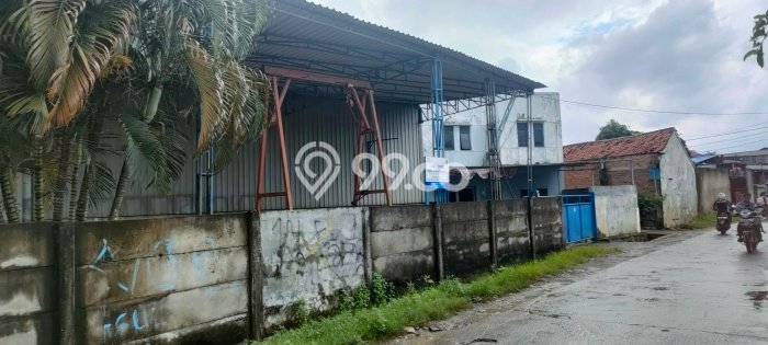 Untuk Dijual! Gudang di Cikarang Bekasi LT 1025m2 / LB 345m2 Kawasan Strategis Untuk Dijual! Gudang di Cikarang Bekasi LT 1025m2 / LB 345m2 Kawasan Strategis