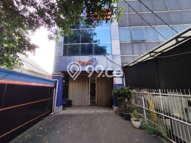 Ruko Dijual di Prime Area Jakarta Timur Luas 415m2 Ruko Dijual di Prime Area Jakarta Timur Luas 415m2