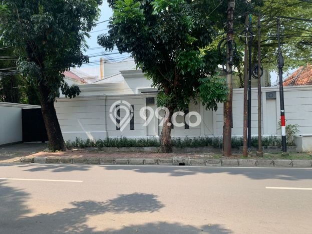 Siap Huni Rumah Mewah 5 Kamar di Menteng Dekat ke Mana Saja Siap Huni Rumah Mewah 5 Kamar di Menteng Dekat ke Mana Saja