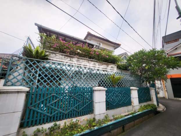 Rumah Mewah Siap Huni LT 171m2 di Tebet, Jakarta Selatan Rumah Mewah Siap Huni LT 171m2 di Tebet, Jakarta Selatan