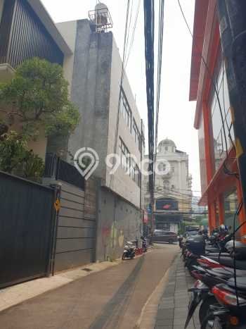 BEST INVESTMENT! Rumah di Kebayoran Baru, Luas 171m² Bangunan 250m² BEST INVESTMENT! Rumah di Kebayoran Baru, Luas 171m² Bangunan 250m²