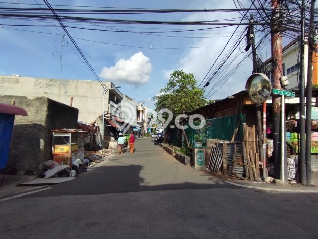 For Sale Rumah 3 Kamar Lokasi Ideal Bagus dan Strategis di Senen For Sale Rumah 3 Kamar Lokasi Ideal Bagus dan Strategis di Senen