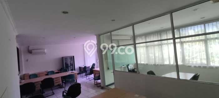 Ruko Dijual di Kembangan Jakarta Barat dengan LB 450m2 Ruko Dijual di Kembangan Jakarta Barat dengan LB 450m2
