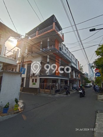 Ruko Dijual Lokasi Emas di Kebayoran Baru Luas 220m2 Ruko Dijual Lokasi Emas di Kebayoran Baru Luas 220m2