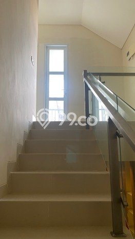 Ready to Use! Luxury House LT 242m2 Desain Elegan di Sentul City Ready to Use! Luxury House LT 242m2 Desain Elegan di Sentul City