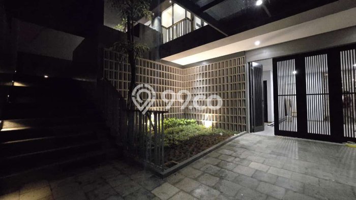 Rumah Elit Modern Tanpa Renovasi di Sentul City Bogor Rumah Elit Modern Tanpa Renovasi di Sentul City Bogor