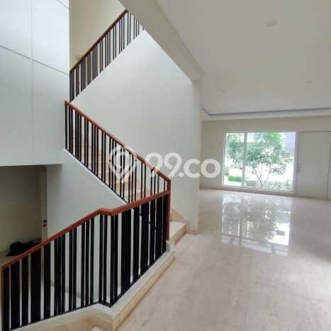 Rumah Luxury Modern Tanpa Renovasi di Gading Serpong Tangerang Rumah Luxury Modern Tanpa Renovasi di Gading Serpong Tangerang