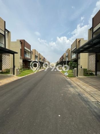 Bisa KPR! Rumah Gading Serpong, Tangerang, LT 108m² Bangunan 134m² Bisa KPR! Rumah Gading Serpong, Tangerang, LT 108m² Bangunan 134m²