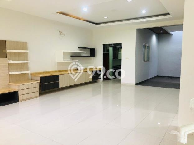 Rumah di Sutera Onix Alam Sutera, Akses ke Tol, 4 KT, LT 200m² Bangunan 400m² Rumah di Sutera Onix Alam Sutera, Akses ke Tol, 4 KT, LT 200m² Bangunan 400m²