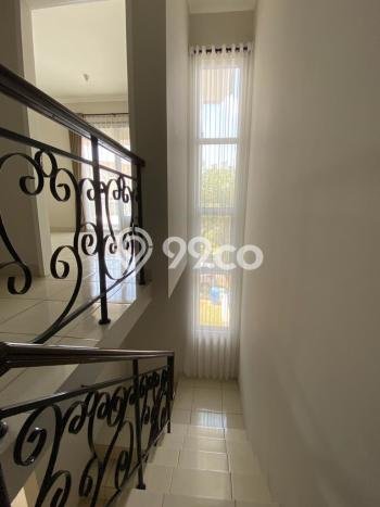 Jarang Ada! Rumah Sewa 3 Kamar Nyaman Siap Huni Gading Serpong Jarang Ada! Rumah Sewa 3 Kamar Nyaman Siap Huni Gading Serpong