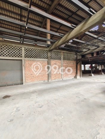 Lahan Dijual Lokasi Strategis di Jakarta Selatan dengan Luas 2752m2 Lahan Dijual Lokasi Strategis di Jakarta Selatan dengan Luas 2752m2
