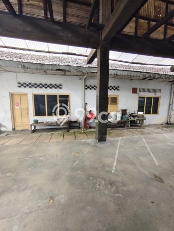 Lahan Dijual Lokasi Strategis di Jakarta Selatan dengan Luas 2752m2 Lahan Dijual Lokasi Strategis di Jakarta Selatan dengan Luas 2752m2
