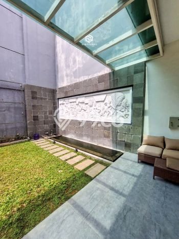 Hunian Strategis Dikontrakkan 4 Kamar di Menteng Boleh Nego Hunian Strategis Dikontrakkan 4 Kamar di Menteng Boleh Nego