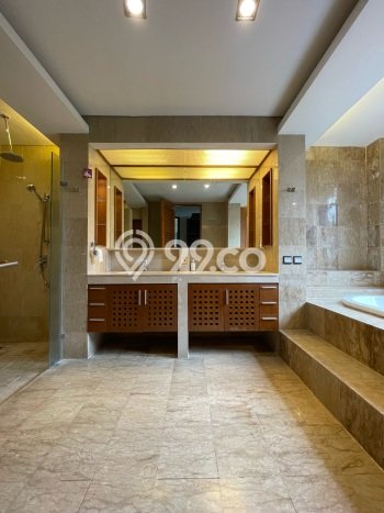 Hunian Minimalis dengan LT 468m2 & LB 480m2 Dikontrakkan di Kemang Hunian Minimalis dengan LT 468m2 & LB 480m2 Dikontrakkan di Kemang