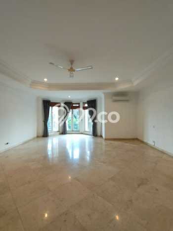 Hunian Modern Disewakan di Kemang Jakarta Selatan 6 KT & 6 KM Hunian Modern Disewakan di Kemang Jakarta Selatan 6 KT & 6 KM