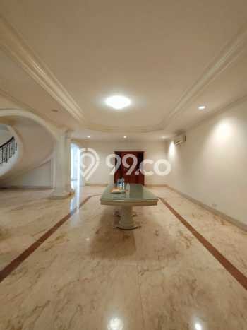 Hunian Modern Disewakan di Kemang Jakarta Selatan 6 KT & 6 KM Hunian Modern Disewakan di Kemang Jakarta Selatan 6 KT & 6 KM