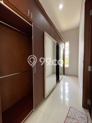 Rumah sewa siap huni 5 KT di Kemang, Jakarta Selatan Rumah sewa siap huni 5 KT di Kemang, Jakarta Selatan