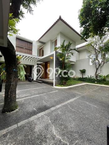 Hunian Bagus Disewakan di Kemang, Jakarta Selatan LT 674m2, LB 600m2 Hunian Bagus Disewakan di Kemang, Jakarta Selatan LT 674m2, LB 600m2