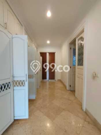 Hunian Modern Disewakan di Kemang Jakarta Selatan 6 KT & 6 KM Hunian Modern Disewakan di Kemang Jakarta Selatan 6 KT & 6 KM