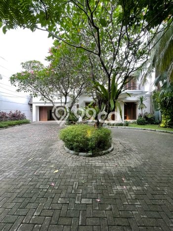 Sewa Rumah Nyaman LT 1000m2 / LB 750m2 di Cipete, Jakarta Selatan Sewa Rumah Nyaman LT 1000m2 / LB 750m2 di Cipete, Jakarta Selatan