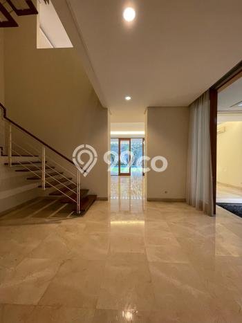 Hunian Bagus Disewakan di Kemang, Jakarta Selatan LT 674m2, LB 600m2 Hunian Bagus Disewakan di Kemang, Jakarta Selatan LT 674m2, LB 600m2