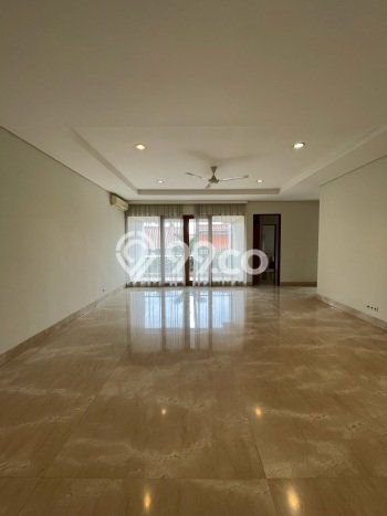 Sewa Rumah Nyaman LT 1000m2 / LB 750m2 di Cipete, Jakarta Selatan Sewa Rumah Nyaman LT 1000m2 / LB 750m2 di Cipete, Jakarta Selatan