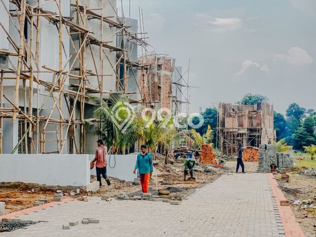 Rumah baru dua lantai ready di Depok Rumah baru dua lantai ready di Depok