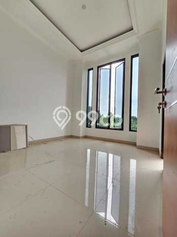 For Sale Hunian Rumah Terawat 3 Kamar di Bintaro, Tangerang Selatan For Sale Hunian Rumah Terawat 3 Kamar di Bintaro, Tangerang Selatan