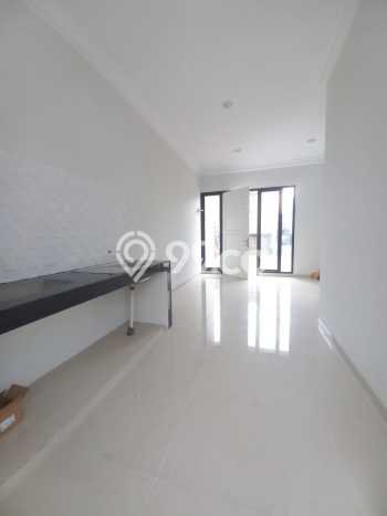 Rumah Modern 3 KT di Duri Kosambi Jakarta Barat Semi Furnished Rumah Modern 3 KT di Duri Kosambi Jakarta Barat Semi Furnished