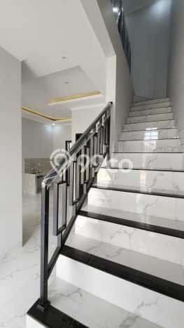 For Sale Rumah 3 Kamar Lokasi Ideal Nyaman dan Strategis di Ciracas For Sale Rumah 3 Kamar Lokasi Ideal Nyaman dan Strategis di Ciracas