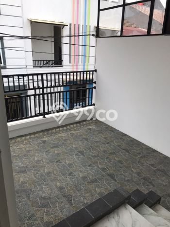 Rumah Elit LB 160m2 Siap Huni Desain Elegan di Rawamangun, Jakarta Timur Rumah Elit LB 160m2 Siap Huni Desain Elegan di Rawamangun, Jakarta Timur