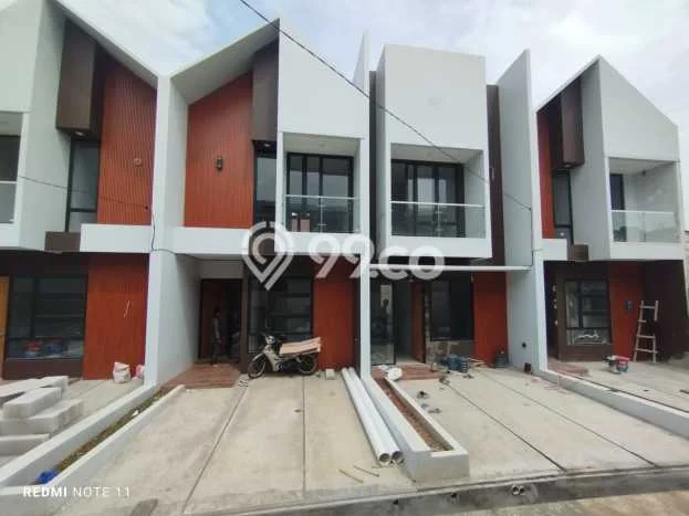 Rumah Luas Asri 3 KT Siap Huni di Cijantung Jakarta Timur Rumah Luas Asri 3 KT Siap Huni di Cijantung Jakarta Timur