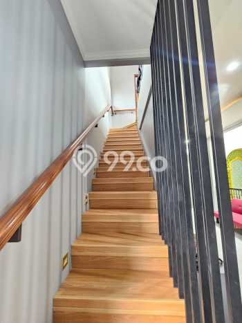 Ready to Use! Premium House LT 126m2 Desain Modern di Harapan Indah Ready to Use! Premium House LT 126m2 Desain Modern di Harapan Indah
