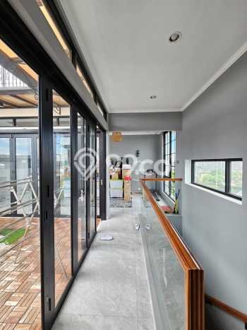Ready to Use! Premium House LT 126m2 Desain Modern di Harapan Indah Ready to Use! Premium House LT 126m2 Desain Modern di Harapan Indah