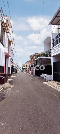 Rumah Elit LB 160m2 Siap Huni Desain Elegan di Rawamangun, Jakarta Timur Rumah Elit LB 160m2 Siap Huni Desain Elegan di Rawamangun, Jakarta Timur