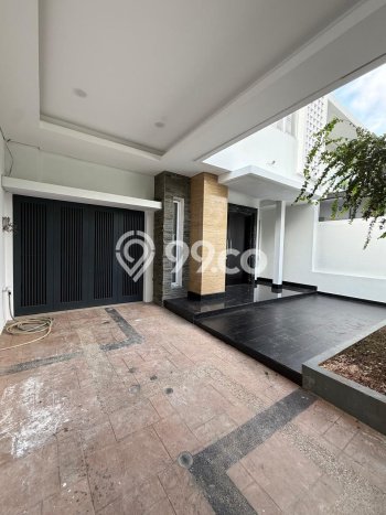 Disewakan! Rumah 3 Kamar Tidur &
3 Kamar Mandi di Pantai Indah Kapuk, Jakarta Utara Disewakan! Rumah 3 Kamar Tidur &
3 Kamar Mandi di Pantai Indah Kapuk, Jakarta Utara