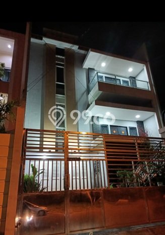 PROMO SPESIAL! Dijual Rumah Berkualitas di Taman Surya, Jakarta Barat, LT 250m² LB 500m² PROMO SPESIAL! Dijual Rumah Berkualitas di Taman Surya, Jakarta Barat, LT 250m² LB 500m²