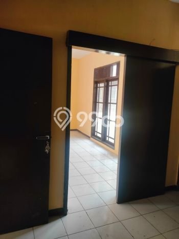 RARE UNIT! Rumah di Taman Surya, 2 KM, View Indah, LT 180m² Bangunan 150m² RARE UNIT! Rumah di Taman Surya, 2 KM, View Indah, LT 180m² Bangunan 150m²