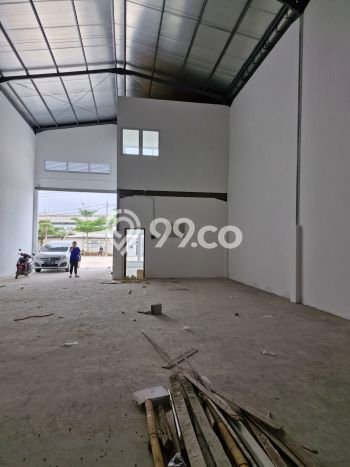 Gudang Disewa di Tangerang dengan LB 270m2 Area Komersial Ramai Gudang Disewa di Tangerang dengan LB 270m2 Area Komersial Ramai